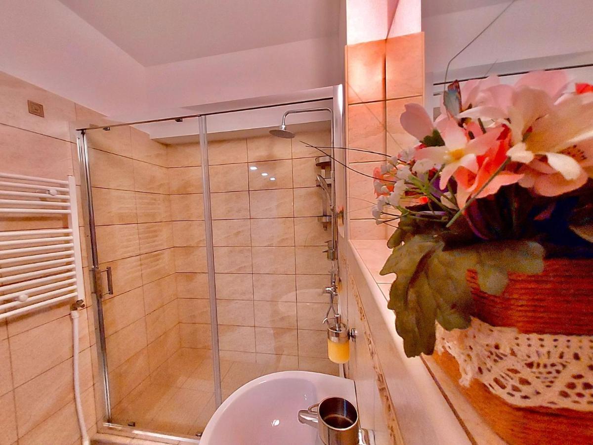 Criss Apartament Sinaia Buitenkant foto