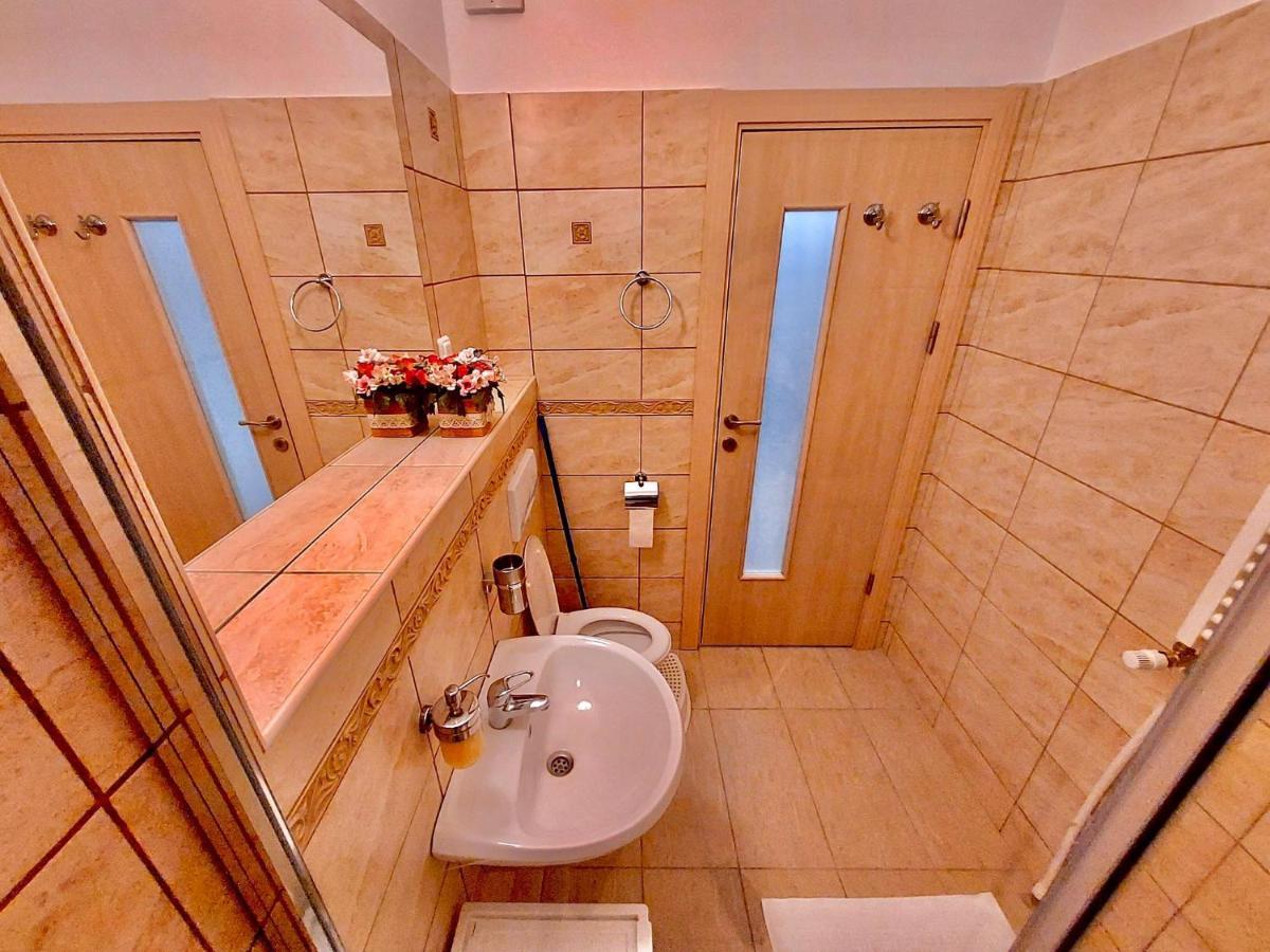 Criss Apartament Sinaia Buitenkant foto